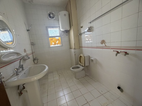 Salmaniya, Apartments, Flats, Houses & Villas, BHD 200/month,  2 BR,  2 Bedroom Flat For Rent Without Ewa