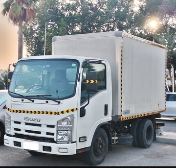 Manama, Vehicles, Cars & Trucks , Isuzu Bellel,  2016,  Automatic,  236000 KM,   Isuzu NMR Six Wheel Box Truck