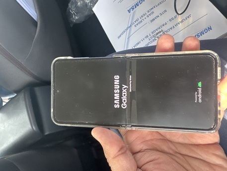 Khobar, Mobile Phones, SAR 1650,  Samsung Z Flip 5 For Sale