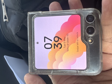 Khobar, Mobile Phones, SAR 1650,  Samsung Z Flip 5 For Sale