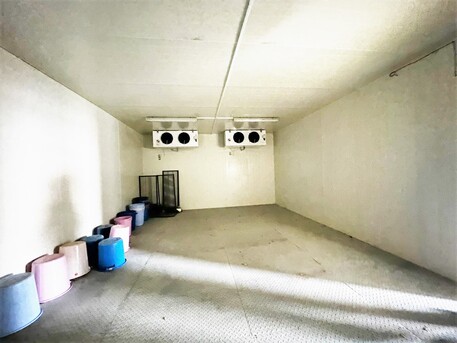 Tubli, Warehouses, BHD 1500,  Industrial Freezer ( 94 Feet ) For Rent In Tubli