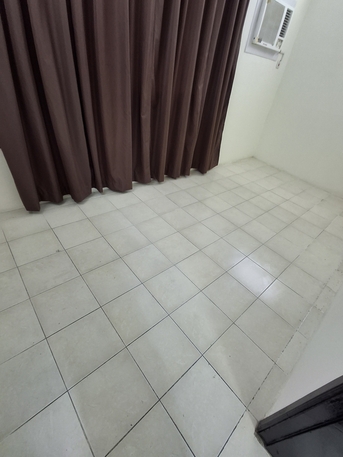 Hoora, Apartments, Flats, Houses & Villas, BHD 180/month,  2 BR,  2 Room 1bath Closed Kitchen 180bd With Ewa In Hoora