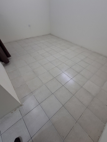 Hoora, Apartments, Flats, Houses & Villas, BHD 180/month,  2 BR,  2 Room 1bath Closed Kitchen 180bd With Ewa In Hoora