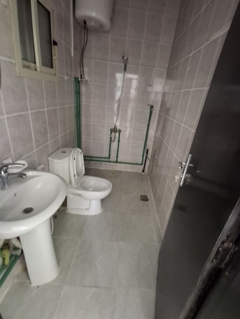 Hoora, Apartments, Flats, Houses & Villas, BHD 180/month,  2 BR,  2 Room 1bath Closed Kitchen 180bd With Ewa In Hoora