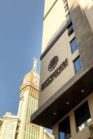 Makkah, Jobs, হোটেলে ট্রলি বয়ের কাজ ( Makkah )