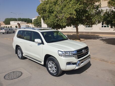 Riyadh, Vehicles, Cars & Trucks , SAR 165000,  Toyota Land Cruiser,  2019,  122000 KM,  ,V6,GXR2