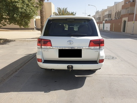 Riyadh, Vehicles, Cars & Trucks , SAR 165000,  Toyota Land Cruiser,  2019,  122000 KM,  ,V6,GXR2