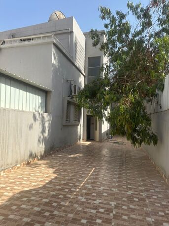 Al Malaz, Apartments, Flats, Houses & Villas, SAR 20000/year,  4 BR,  20 Sq. Meter,  4 Bedrooms Available For Shared Accommodations In Villa Portion (1 St Fl ) Private Access
