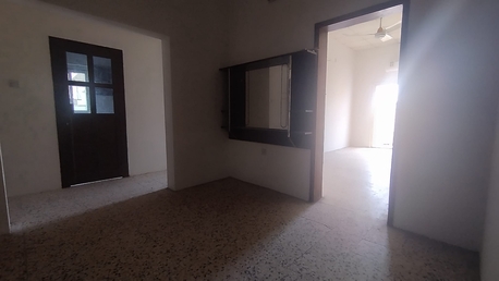 Manama, Apartments, Flats, Houses & Villas, BHD 220/year,  3 BR,  Manama:- 3Bhk Unfurnished Flat On Rent..