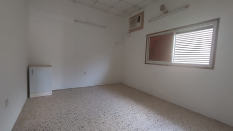 Manama, Apartments, Flats, Houses & Villas, BHD 220/year,  3 BR,  Manama:- 3Bhk Unfurnished Flat On Rent..