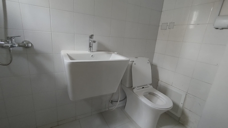 Manama, Apartments, Flats, Houses & Villas, BHD 220/year,  3 BR,  Manama:- 3Bhk Unfurnished Flat On Rent..