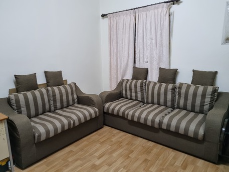 Al Malaz, Furniture, SAR 500,  5 Seat Sofa With Teapoy For Sale