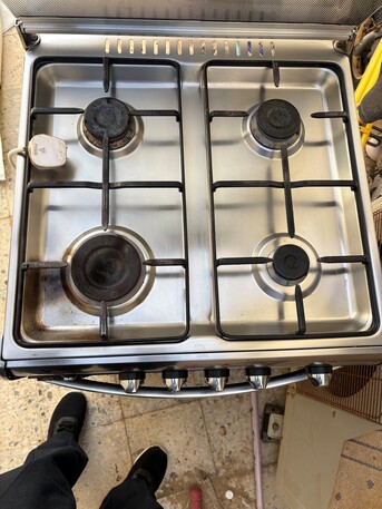 Yanbu, Household Items, SAR 320,  Gas Oven (used) For Sale, Self-ignition, 4-burners
