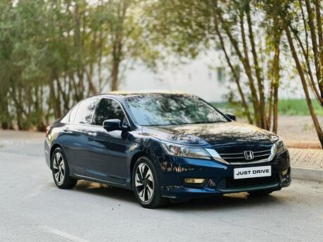 Manama, Vehicles, Cars & Trucks , BHD 4250,  Honda Accord,  2015,  Automatic,  90000 KM,   V6  FULL OPTION MODEL WITH SUNROOF AND LEATHER SEATS WHATSAPP 33665080