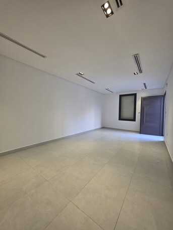 Kuwait City, Apartments, Flats, Houses & Villas, KWD 800/month,  5 BR,  Ground Floor Apartment For Rent In Al-Siddiq With A Private Entrance