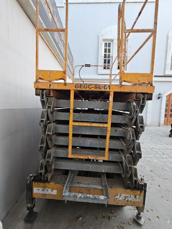 Madinat Al Ummal, Heavy Equipment, SAR 14000,  SALE; Heavy Duty Scissor Lift (Khusheim/SJY) - 380V Industrial Power