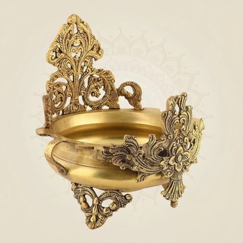 Noida, Collectibles, Buy Premium Brass Urli For Stylish Home Décor
