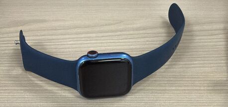 Al Iskan, Electronics, SAR 2700,  IPhone + Apple Watch Together