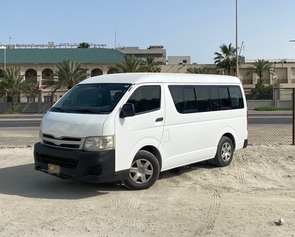 Manama, Vehicles, Cars & Trucks , BHD 3900,  Toyota Hi-Ace,  2013,  Automatic,  430000 KM,  Passenger Call : 33662799