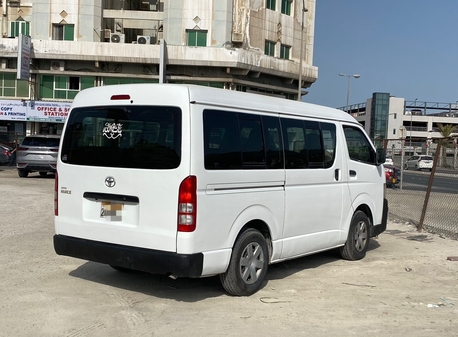 Manama, Vehicles, Cars & Trucks , BHD 3900,  Toyota Hi-Ace,  2013,  Automatic,  430000 KM,  Passenger Call : 33662799