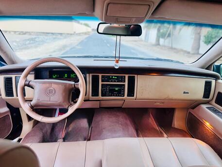 Manama, Vehicles, Cars & Trucks , BHD 1950,  Cadillac Fleetwood,  1996,  217000 KM,  Classic Car For Sale