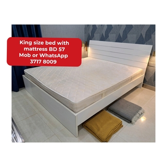 Manama, Furniture, BHD 57,  🌍🌐king Size Bed With Mattress In Good Condition For Sale With Delivery