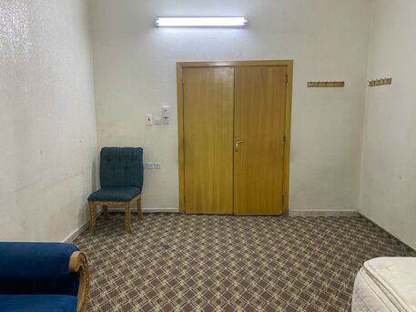 Al Murabba, Rooms for Rent, SAR 1600/month,  Furnished,  A Neat Spacious Room In A Family Flat For Sublet.