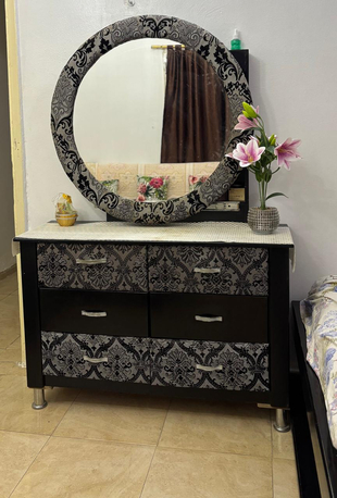 Al Malaz, Furniture, SAR 600,  Urgent Sale- Bedroom Furniture Set (Italian Wood) 5 Items