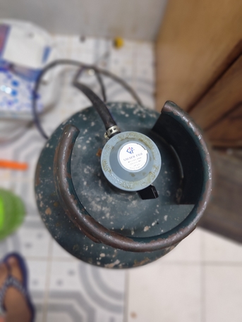 Salmaniya, Household Items, BHD 30,  Bahrain Gas Cylinder With Regulator And Stove