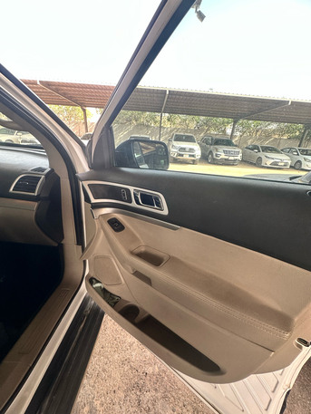 Riyadh, Vehicles, Cars & Trucks , SAR 24500,  Ford Explorer,  2013,  Automatic,  530000 KM,   XLT