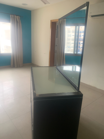 Salmaniya, Household Items, BHD 1,  Used Iems For Sale  # Gas Cylinder, Dressing Table,Matress 190X150