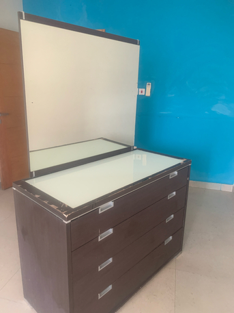 Salmaniya, Household Items, BHD 1,  Used Iems For Sale  # Gas Cylinder, Dressing Table,Matress 190X150