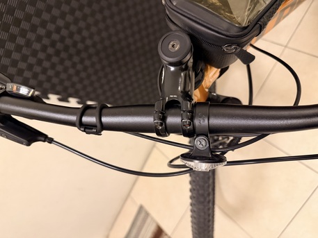 Al Rakah Al Shamaliyah, Bicycles, SAR 2000,  Rarely Used Trek Marlin 5 M (29&rdquo;) Orange/Lithium Grey For Sale