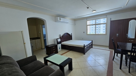 Juffair, Apartments, Flats, Houses & Villas, BHD 180/month,  Clean And Spacious Studio, Inclusive Ewa Internet.Juffair Near Lulu. 39128508 Benny