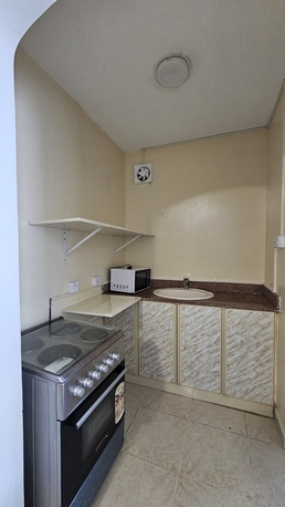 Juffair, Apartments, Flats, Houses & Villas, BHD 180/month,  Clean And Spacious Studio, Inclusive Ewa Internet.Juffair Near Lulu. 39128508 Benny