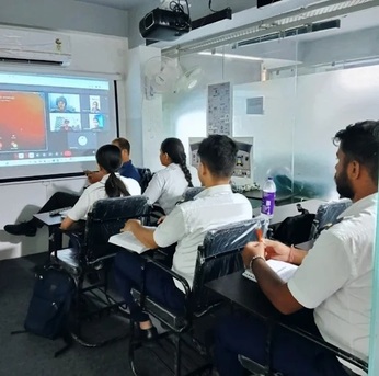 Mumbai, Lessons Offered, Start Your Pilot Career With The Best CPL Classes In Patna