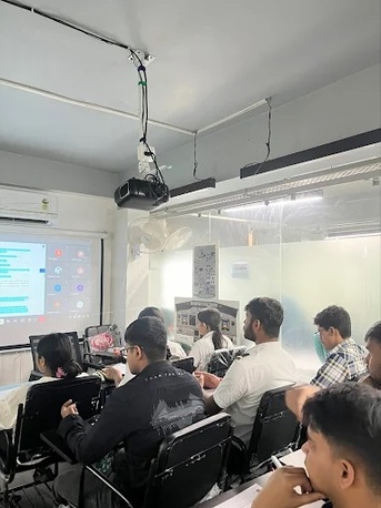 Mumbai, Lessons Offered, Start Your Pilot Career With The Best CPL Classes In Patna