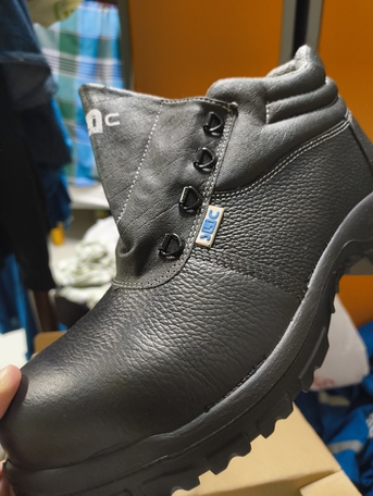 Yanbu, Clothing & Accessories, SAR 30,  Safety Shoes