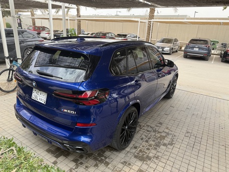 Riyadh, Vehicles, Cars & Trucks , SAR 425000,  Bmw X5 M,  2025,  Automatic,  14200 KM,  60i For Sale Or Lease Transfer