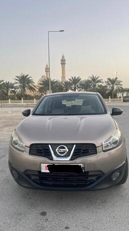 Juffair, Vehicles, Cars & Trucks , BHD 1700,  Nissan Qashqai,  2011,  Automatic,  146000 KM,  Very Economic Car For Sale - Mini SUV