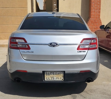 Riyadh, Vehicles, Cars & Trucks , SAR 40000,  Ford Taurus,  2013,  Automatic,  450000 KM,   Limited  For Sale