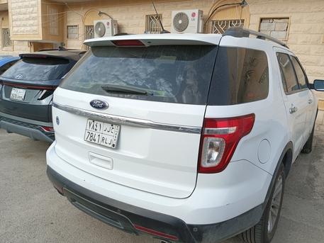 Riyadh, Vehicles, Cars & Trucks , SAR 48000,  Ford Explorer,  2015,  Automatic,  165 KM,  LOW MILEAGE 165K BUMPER TO BUMPER ORIGINAL   FULL MANTAINED URGENT SALE
