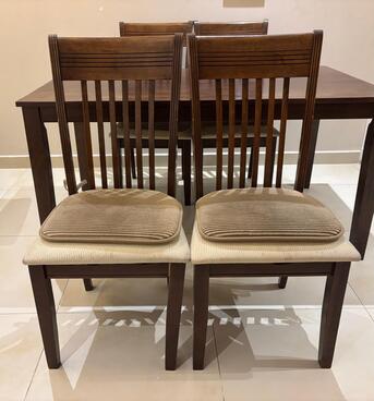Jeddah, Furniture, SAR 550,  6 Seater Dinning Table With Chairs Bought From Home Centre