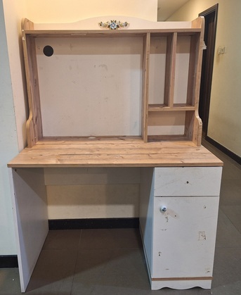 Juffair, Furniture, BHD 15,  Study Table For Sale