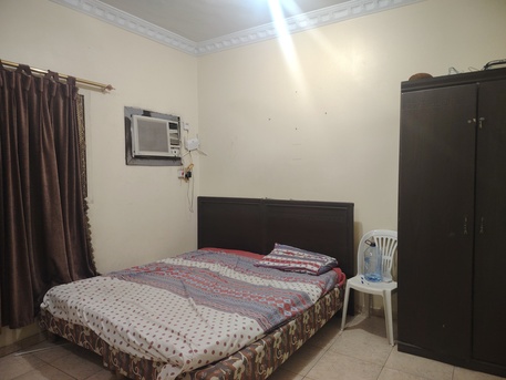 Al Khobar Al Shamalia, Housing Exchanges, SAR 1100/month,  2 BR,  Single Furnished Executive Roon Available On Rent For Pakistani Executive Single Person.