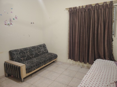 Al Khobar Al Shamalia, Housing Exchanges, SAR 1100/month,  2 BR,  Single Furnished Executive Roon Available On Rent For Pakistani Executive Single Person.