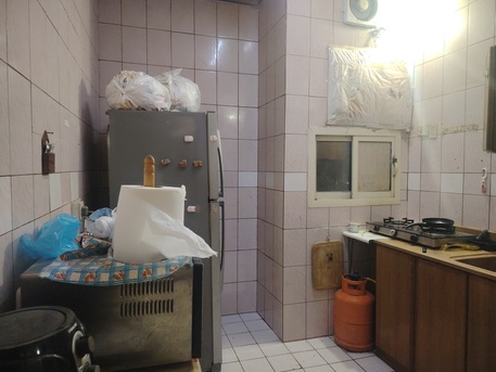 Al Khobar Al Shamalia, Housing Exchanges, SAR 1100/month,  2 BR,  Single Furnished Executive Roon Available On Rent For Pakistani Executive Single Person.