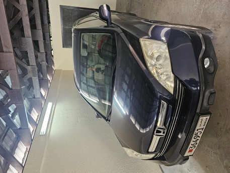 Manama, Vehicles, Cars & Trucks , BHD 3000,  Honda CR-V, 2009 Model, Japan Make, Zero Accident,  2009,  Automatic,  120000 KM,  Honda CR-V, SUV, Full Option,  Model, Japan Make, Zero Accident,comp Insurance 30/11