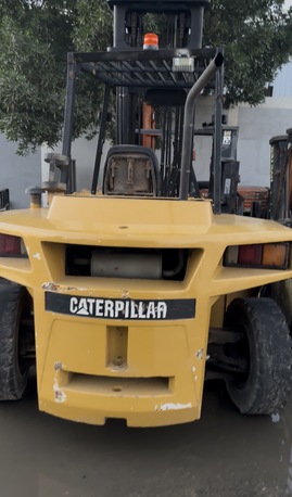 Al Badiyah, Heavy Equipment, SAR 70000,  Forklift For SALE- Caterpillar 7 Ton