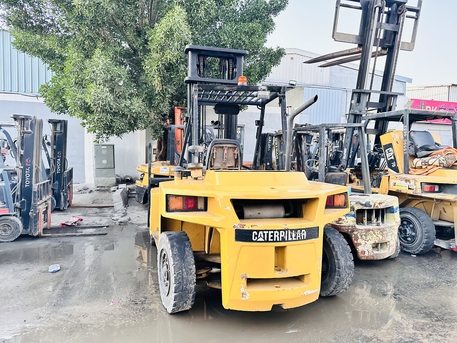 Al Badiyah, Heavy Equipment, SAR 70000,  Forklift For SALE- Caterpillar 7 Ton